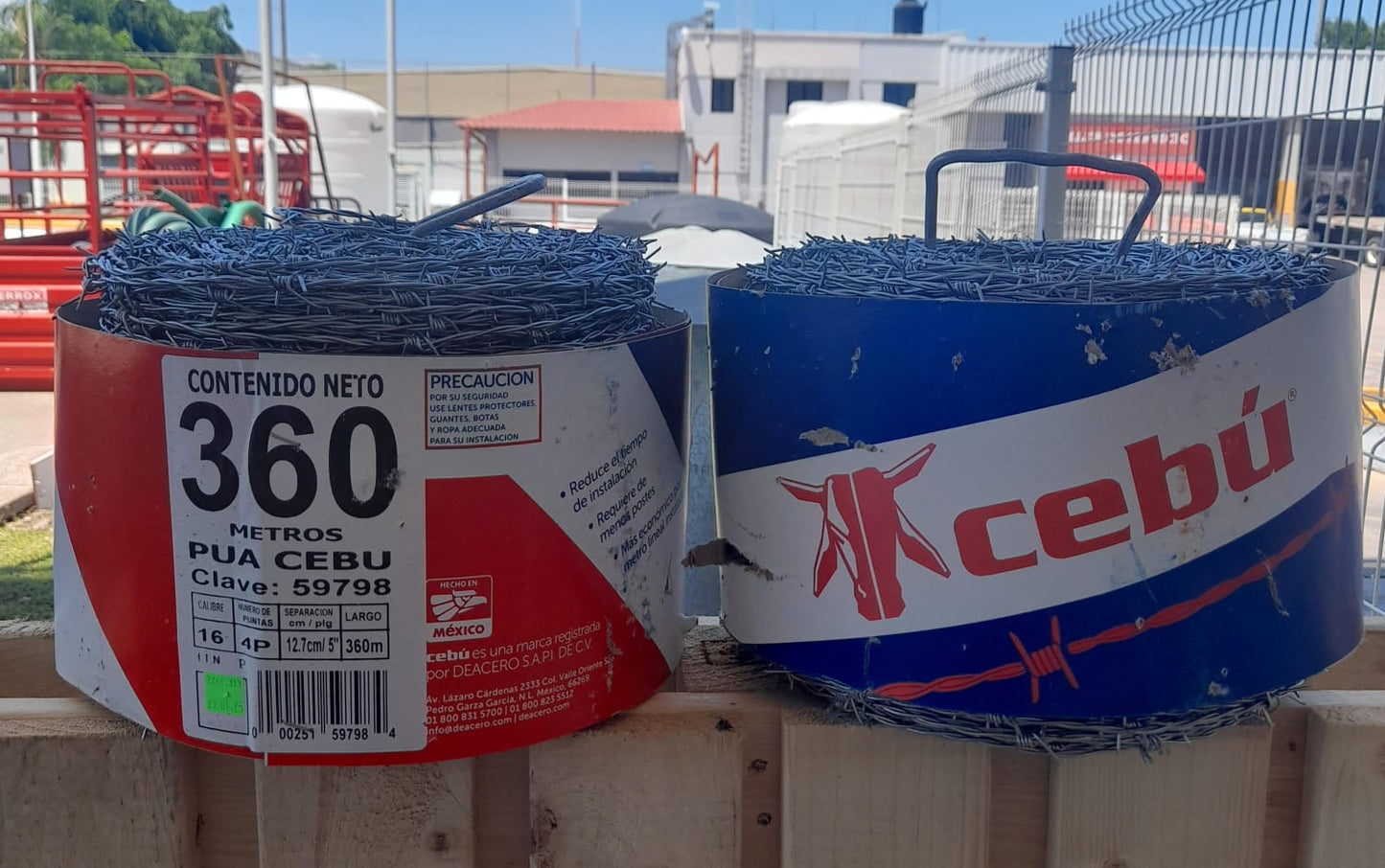 2 rollos de alambre de púas delgado 360 M C/U Marca cebu